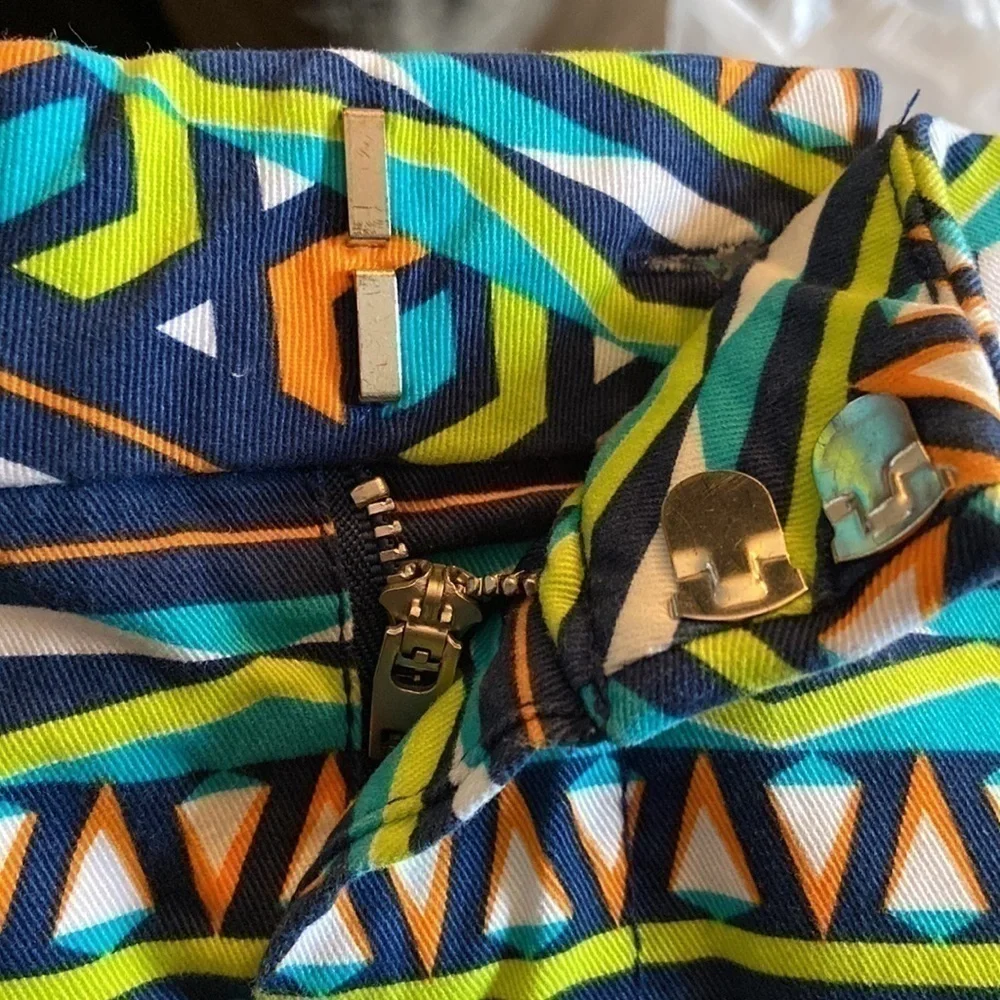 STYLUS Vibrant Aztec Print Shorts